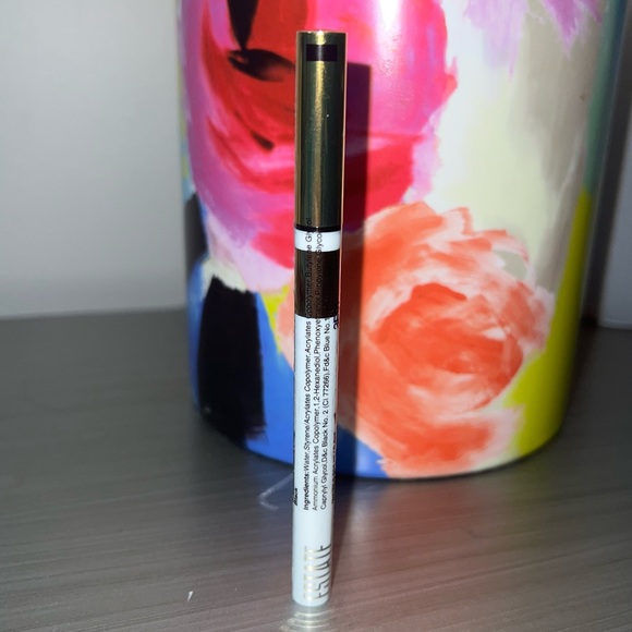 🔴 3/$18 5/$25 NEW Estate Cosmetics Precision Liquid Liner, Black, 0.4 mL NIP - Picture 2 of 6
